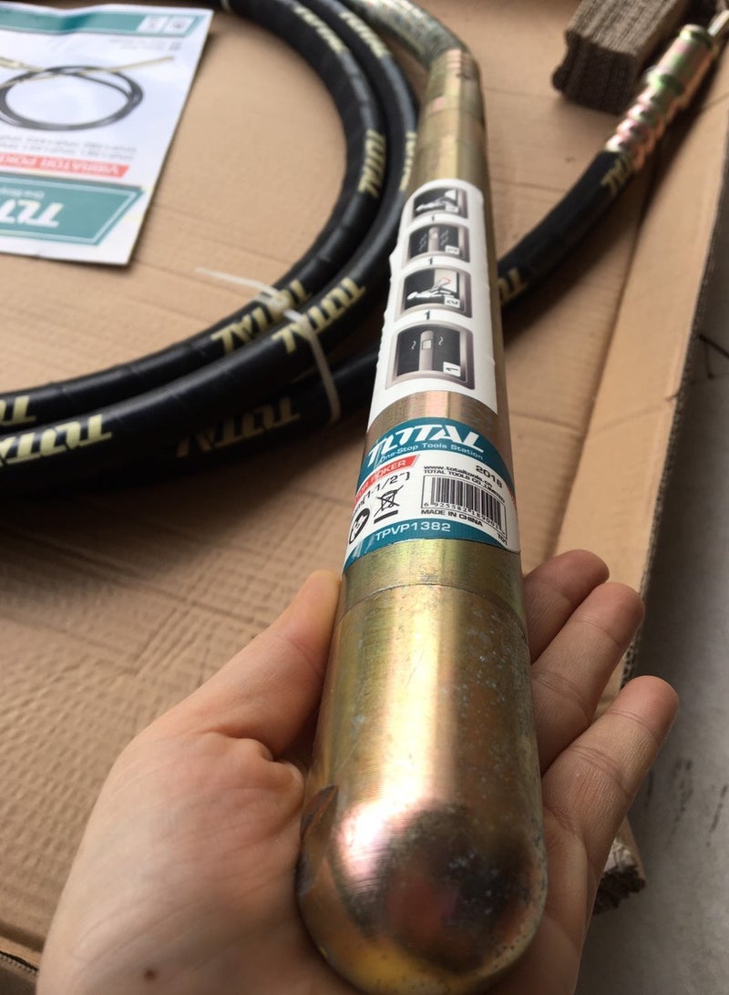 TOTAL - Total Vibrator Poker 38mm – 465mm Head Length, 6m Flexible Hose, 200Hz Vibration Frequency, HEX Coupling – Ideal for Concrete Vibrating – Compatible with TP630-12 & TP630-22 - Image 1