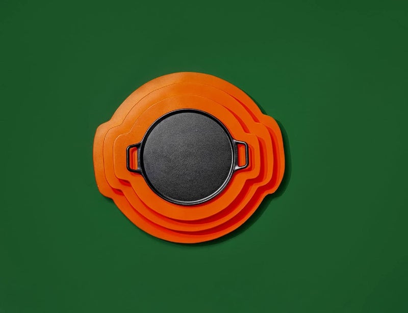 Lodge BOLD 14 Inch Seasoned Cast Iron Pizza Pan, Design-Forward Cookware - Image 4