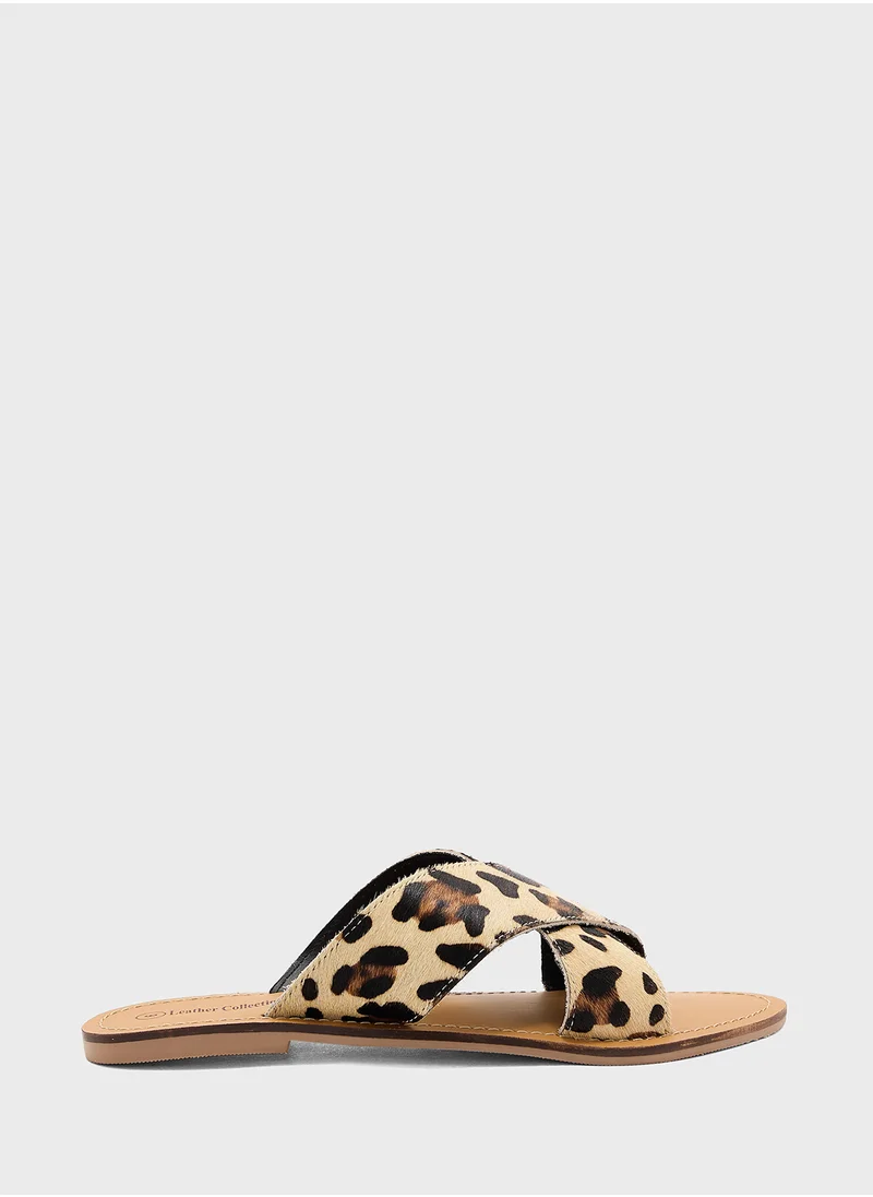 جينجر Printed Cross Strap Flat Sandal