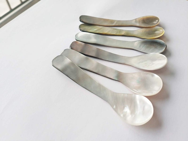 DUEBEL Set of 6 Shining Mother of Pearl MOP 7.5cm x 2cm Shell Spoons for Caviar, Egg Serving (Black) - Image 3