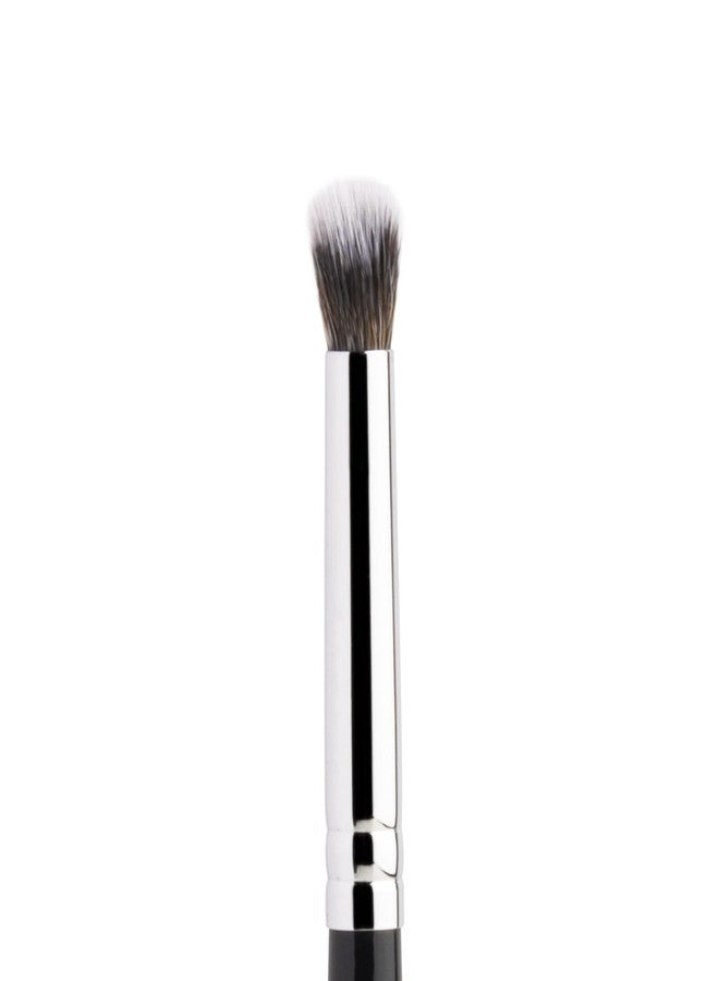 PAC Eyeshadow Blending Brush 203 - Image 3