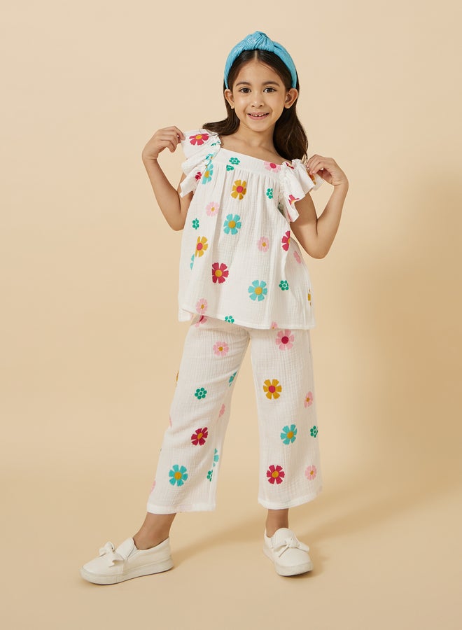 Styli Styli Floral Print Frill Sleeve Top and Pants Set  - Image 3