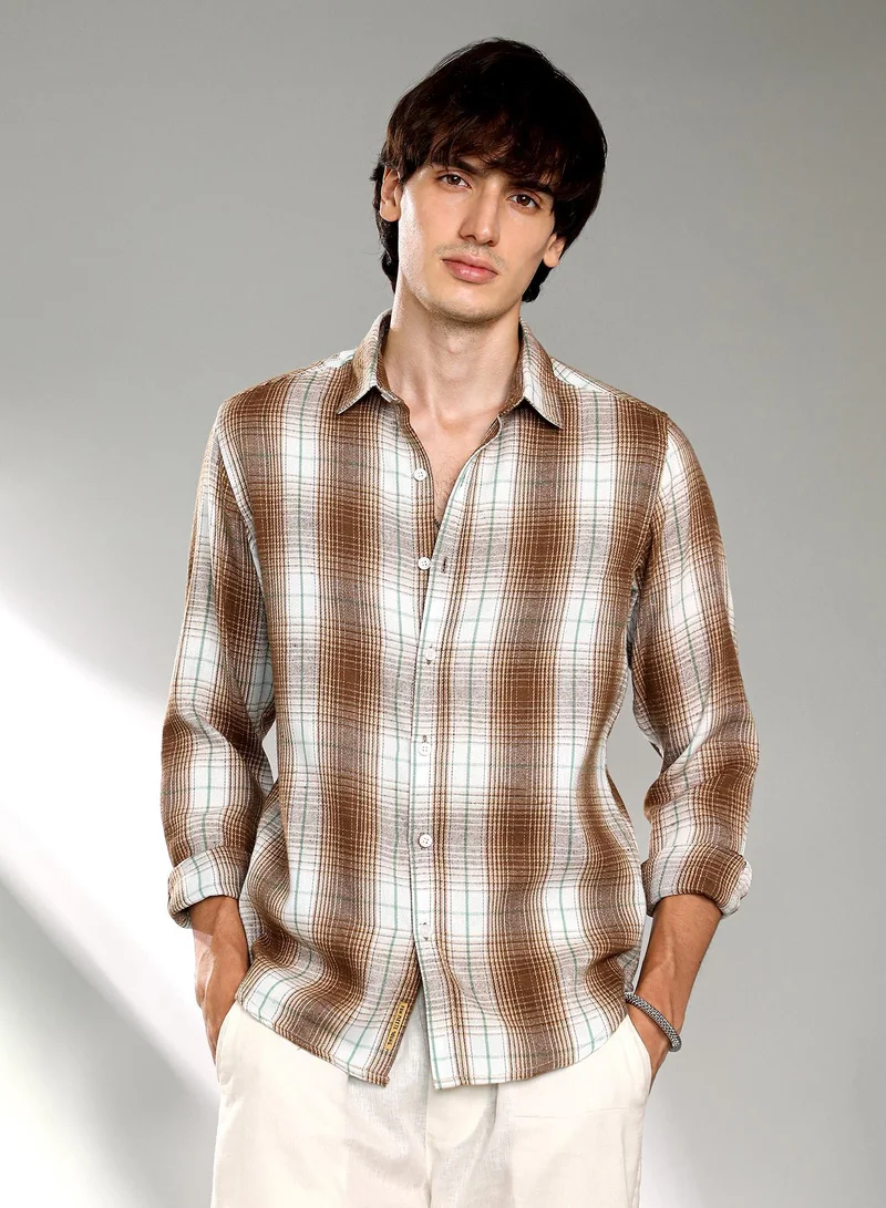 Campus Sutra Men's Chocolate Brown & Cream White Ombre Buffalo Check Shirt