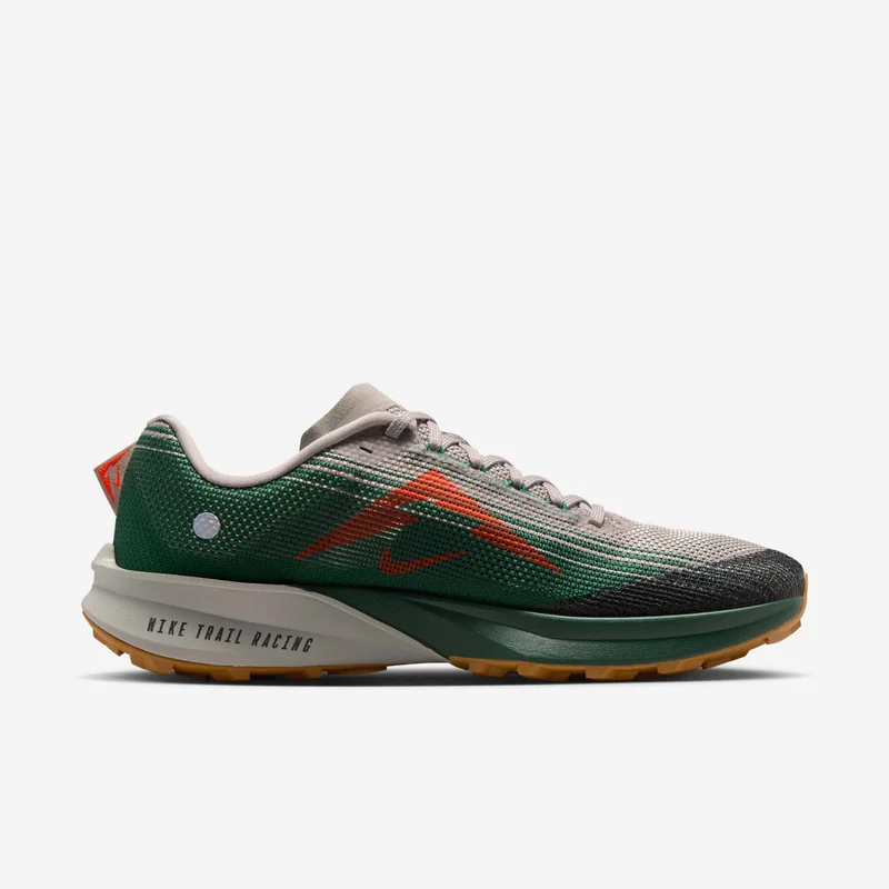 Nike Men's Kiger 10 Trail Running Shoes