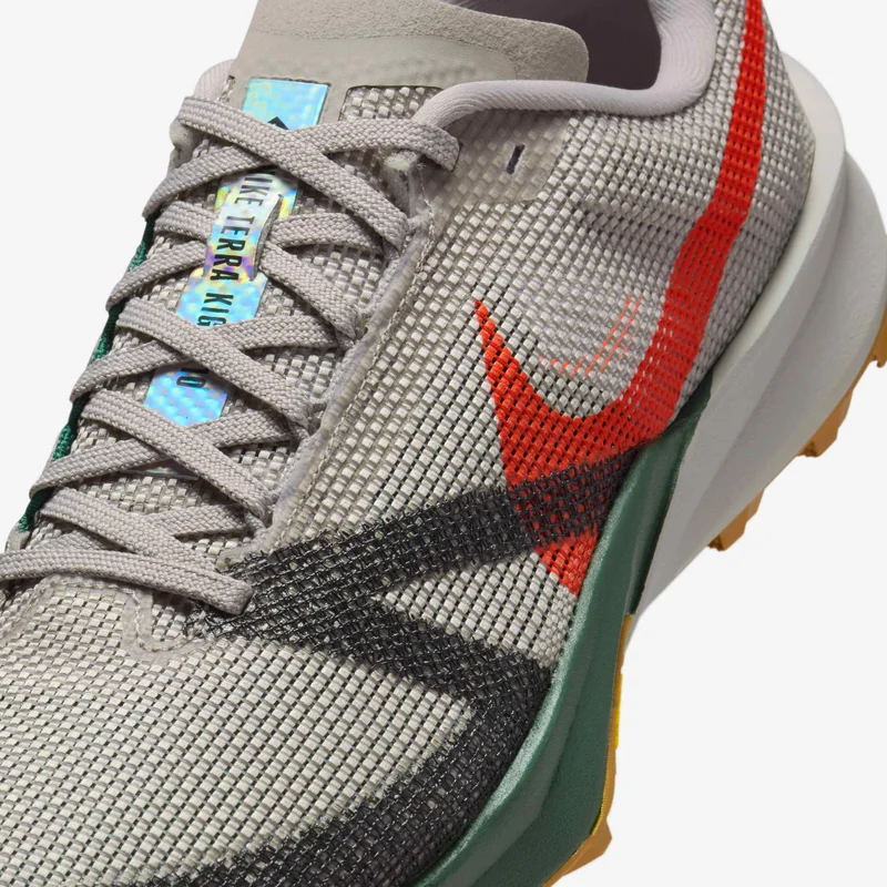 Nike Men's Kiger 10 Trail Running Shoes