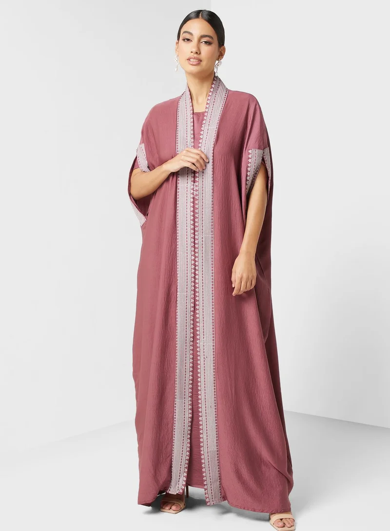 hayas closet Embroidered Cape Sleeve Abaya