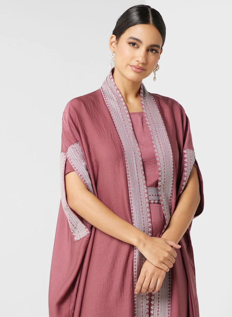hayas closet Embroidered Cape Sleeve Abaya