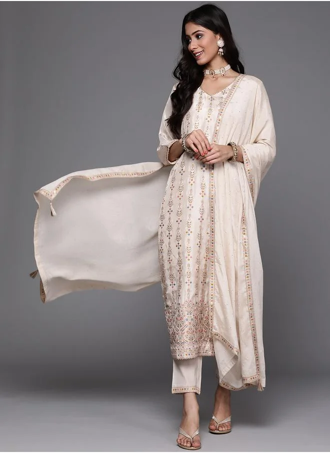 لباس Silk Blend Zari Work Kurta and Solid Trouser with Chiffon Embellished Dupatta Set by Styli