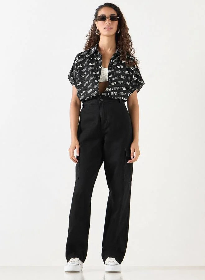 اس بي كاركترز قميص بطبعات وياقة وأكمام قصيرة