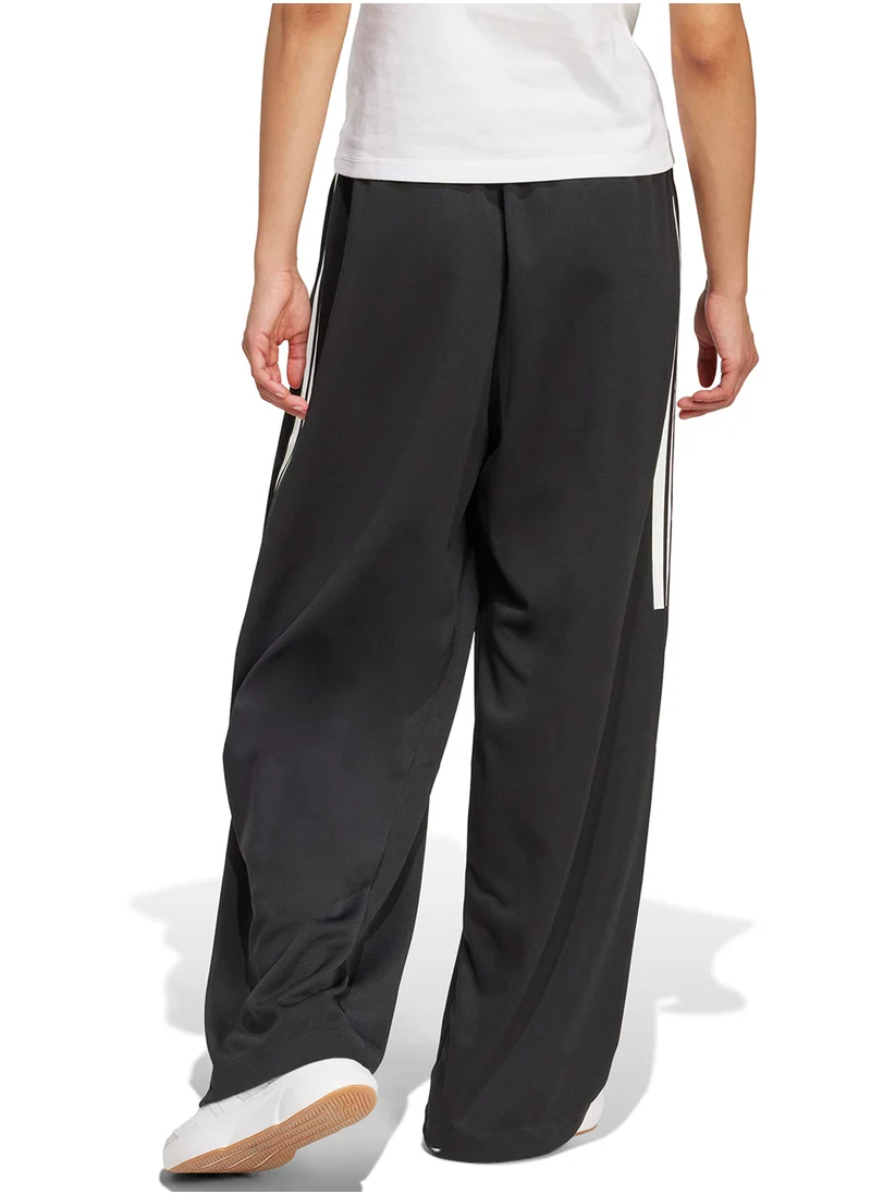 اديداس 3-Stripes Tiro Pleated Sweatpants