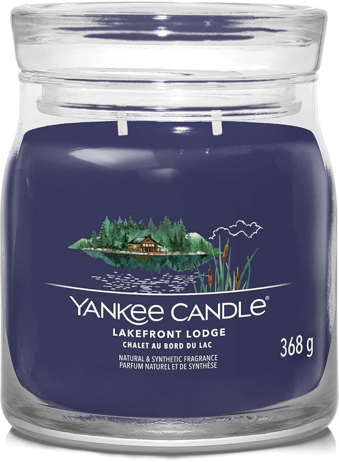 YANKEE CANDLE شمعة يانكي كاندل المعطرة | شمعة جرة متوسطة من لودج بحيرة مع فتيلين مزدوجين | شمعة مصنوعة من مزيج شمع الصويا تحترق لفترة طويلة | هدايا مثالية للنساء - Image 1
