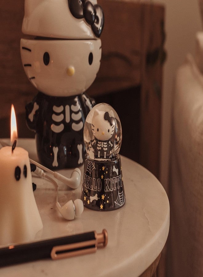 سيلفر بوفالو كرة ثلجية صغيرة مضيئة على شكل هيكل عظمي أسود من سانريو هيلو كيتي مع عرض بريق متلألئ | ارتفاع 3 بوصات - Image 4