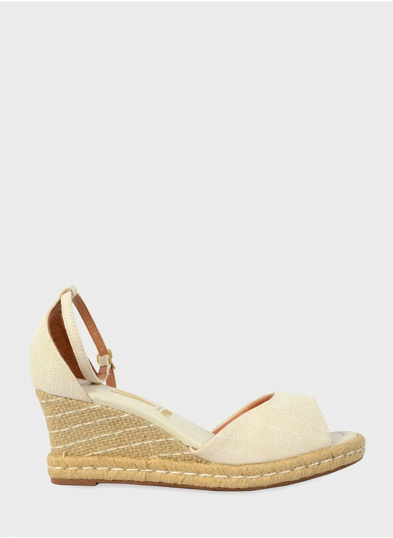 فيزانو صنادل إليز