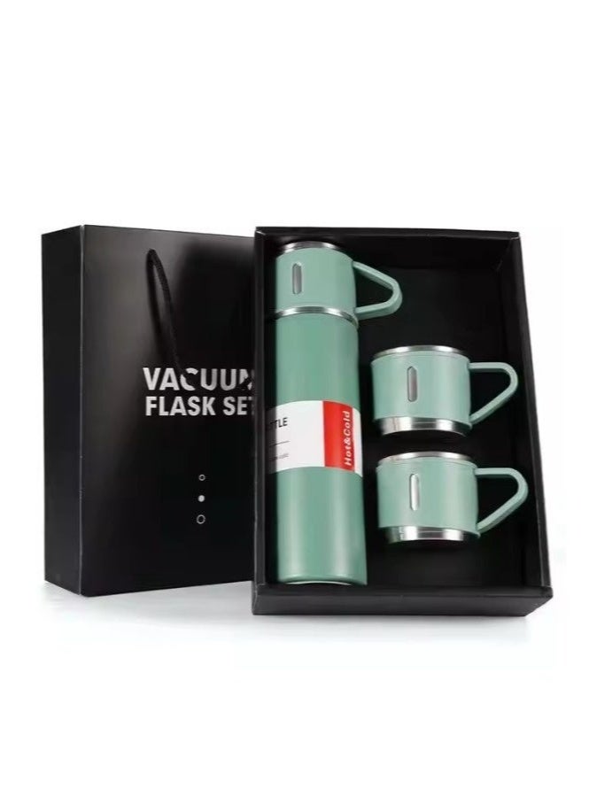 Vacuum Flask مج وترمس حراري أصلي بسعة 500 مل مع ثلاثة اكواب ، زجاجة حرارية ، ترمس شاي وقهوة يحافظ على الحرارة معزول بتفريغ الهواء من الستانلس ستيل 304، مناسب للسفر والمشروبات الساخنة والباردة، ومثالي للأطفال والرضع. يتميز بتصميم مقاوم للتسرب ويعتبر هدية رائعة للاستخدام في الهواء الطلق، المكتب، المنزل، والرياضة، - مج قهوة و نسكافيه وكابتشينو وشاي - مج مناسب لمسند السيارة - مج كوفي- عازل بجدار مزدوج من الستانلس ستيل - كوب حراري معزول بتفريغ الهواء من الستانلس ستيل بجدار مزدوج للشاي والقهوة والسفر - مجموعة ترمس حراري مع تلات كوبايات - زجاجة مياه معزولة بتفريغ الهواء من الستانلس ستيل - طقم قارورة عازلة للحرارة مع 3 اكواب - Image 1