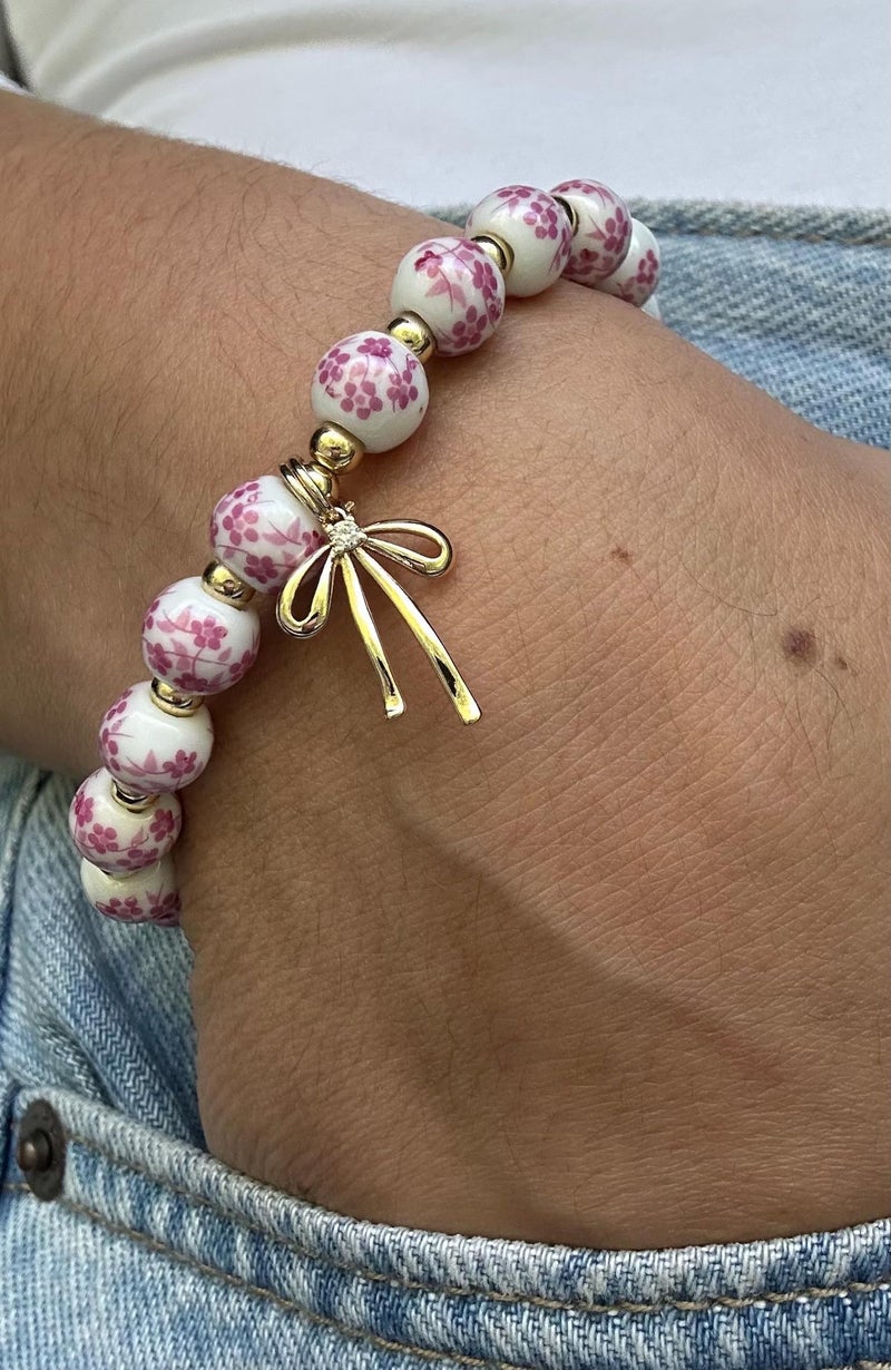 Agromusk Beads Bow Charm Bracelet for Women Pink Flower Vintage Bracelet Handmade Stretch Strand 18K Gold Plated Beaded Bracelet Pink and White Decor Coquette Aesthetic Dainty Romantic Jewelry Gifts for Her(Pink) - Image 3