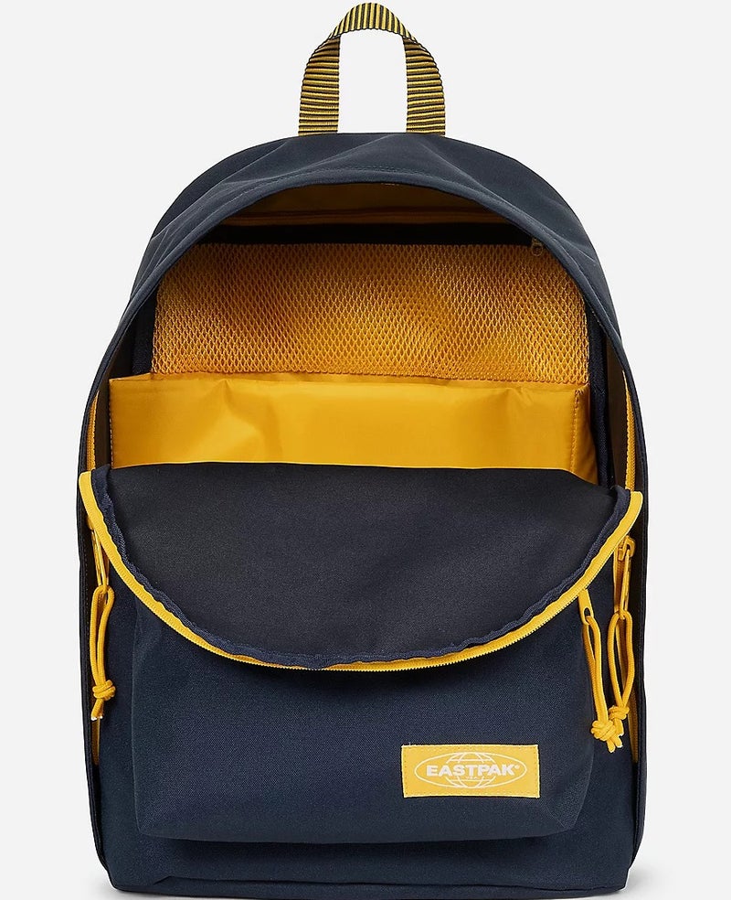 EASTPAK حقيبة ظهر متوسطة للجنسين خارج المكتب (مع حماية للكمبيوتر المحمول) - شريط متباين بحري - Image 2