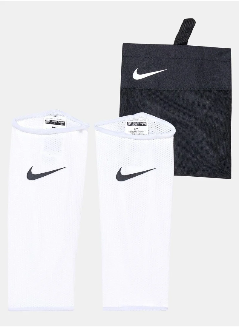 Nike Guard Lock Football Guard Sleeves (1 Pair)