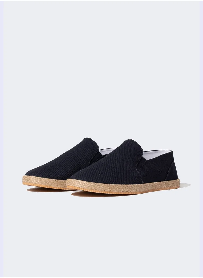 ديفاكتو Basic Slip On Shoes