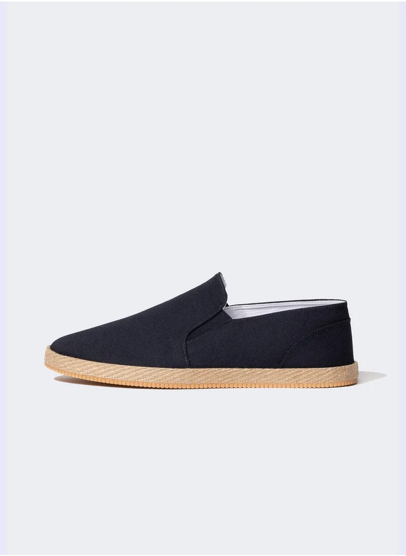 ديفاكتو Basic Slip On Shoes