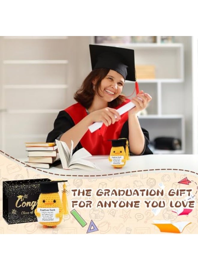 مجموعة هدايا التخرج دفعة 2025، بطة ملهمة إيجابية بقبعة وبطاقة تهنئة، دمية بطاطا محبوكة لطيفة، تذكار فريد، هدية مميزة للخريجين والأصدقاء - Image 3