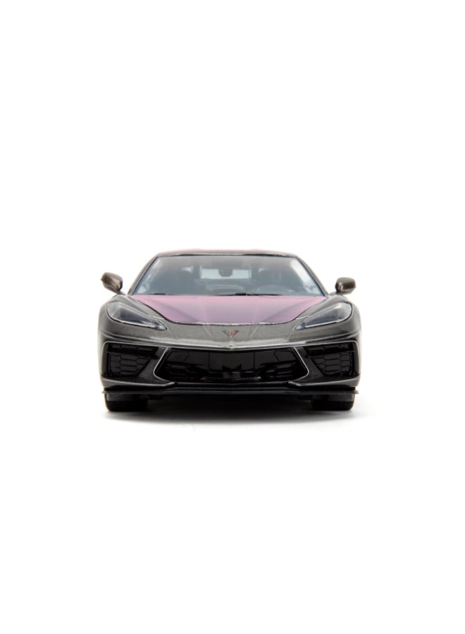 JADA جادة زلاجات وردية 1:24 - شيفروليه ستينغراي 2020، سيارة مصبوبة مع قاعدة، ألعاب للأطفال والبالغين - Image 1