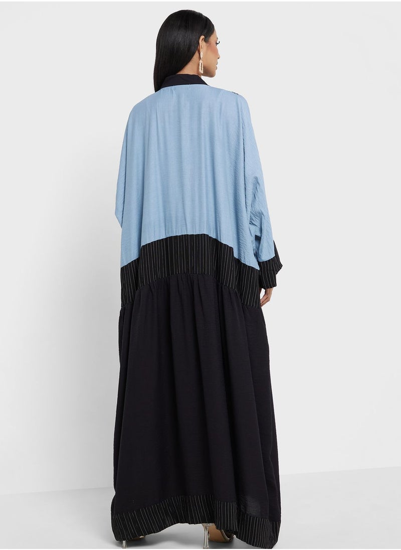 Khizana - Colorblock Detail Abaya With Sheila - Image 1