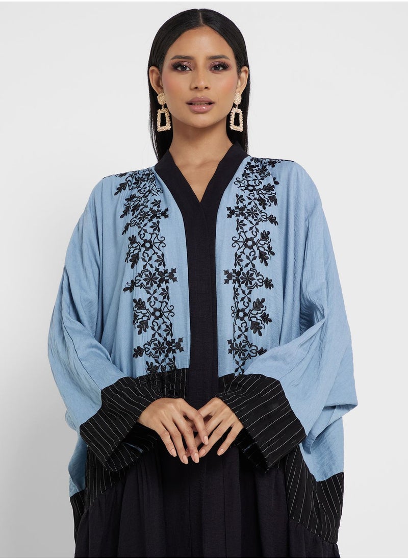 Khizana - Colorblock Detail Abaya With Sheila - Image 1