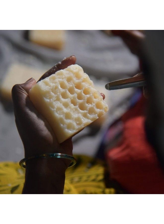 Last Forest Artisanal Handcrafted Handmade Natural Honeycomb Beeswax Soap Lavender 100G 100% Natural Ingredients Moisturizing Natural Beeswax Bathing Soap For Men And Women - Image 4