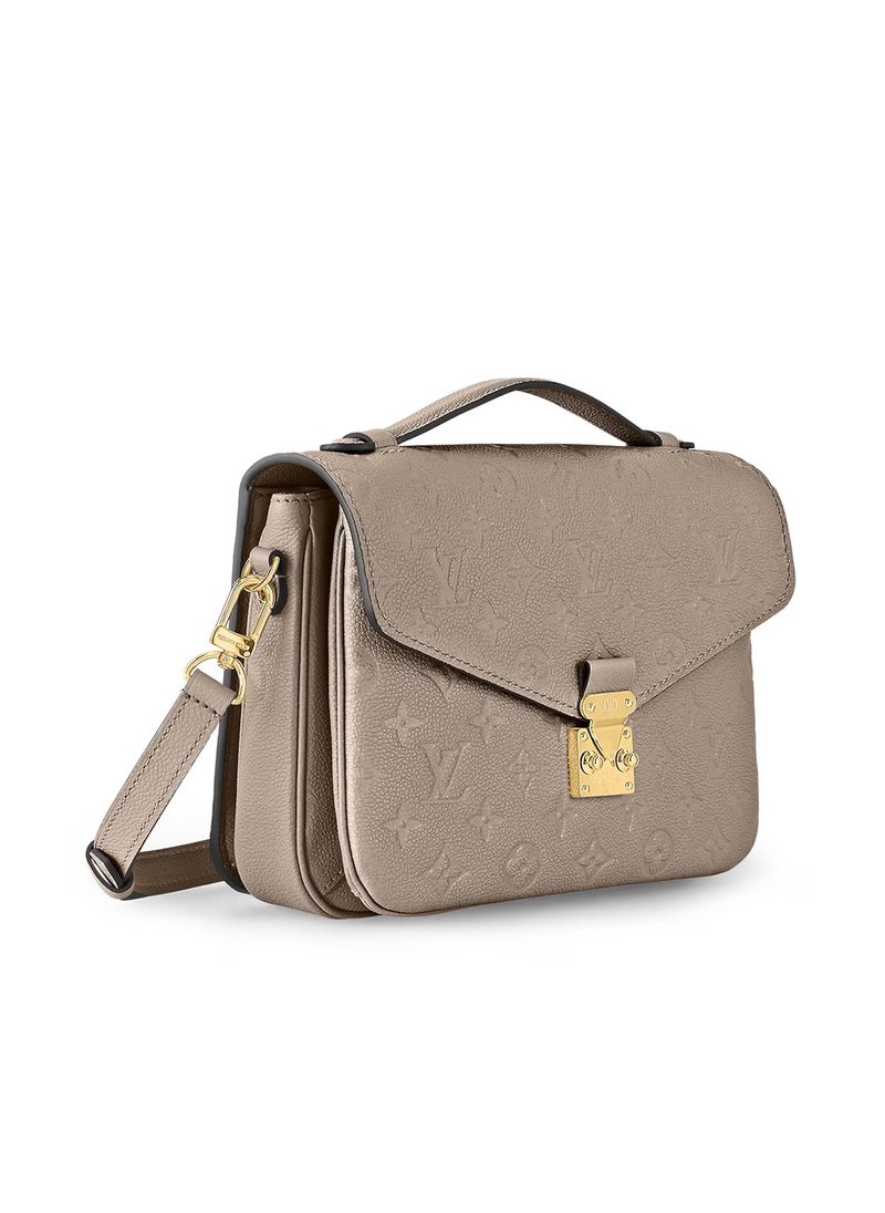 Louis Villiers - Louis Vuitton bag for women with a luxurious design - Image 1