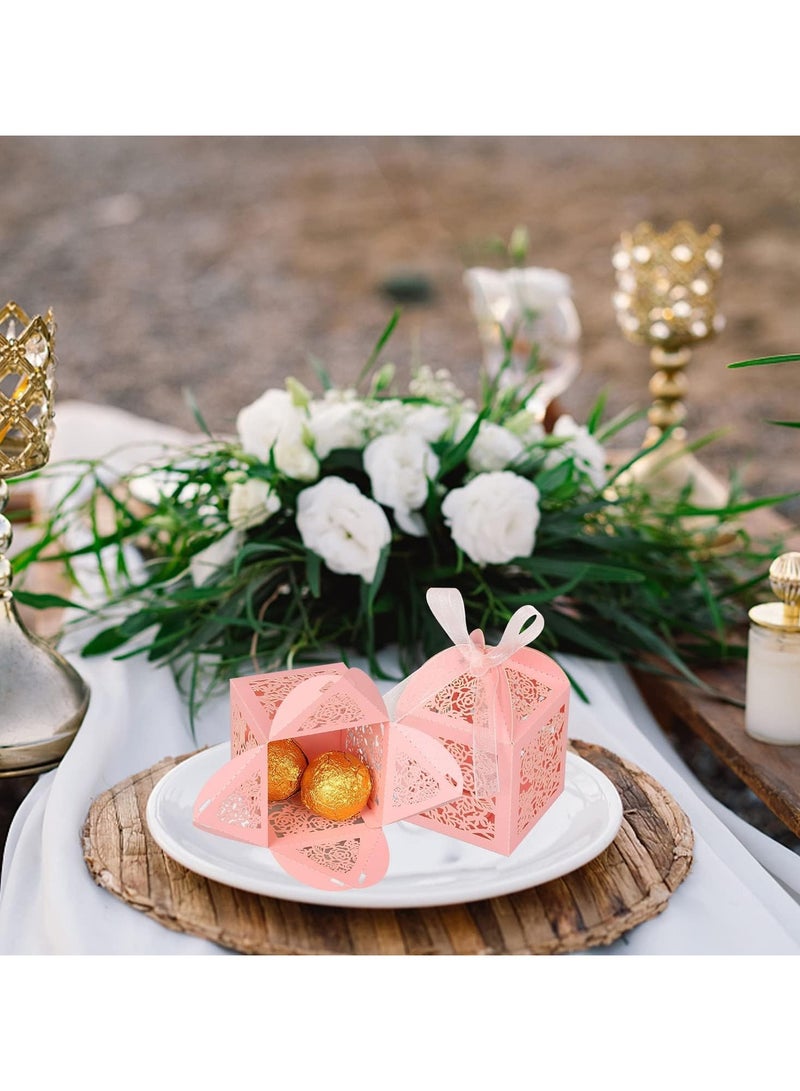 عام **علب تفضيلات زفاف بتصميم دانتيل وردي وقص بالليزر:** عبوة تحتوي على 50 علبة مزينة بشرائط، مثالية لحفلات الاستحمام للعرائس، حفلات الاستحمام للأطفال، أعياد الميلاد، والذكرى السنوية. تناسب لتقديم الحلوى والهدايا. - Image 2