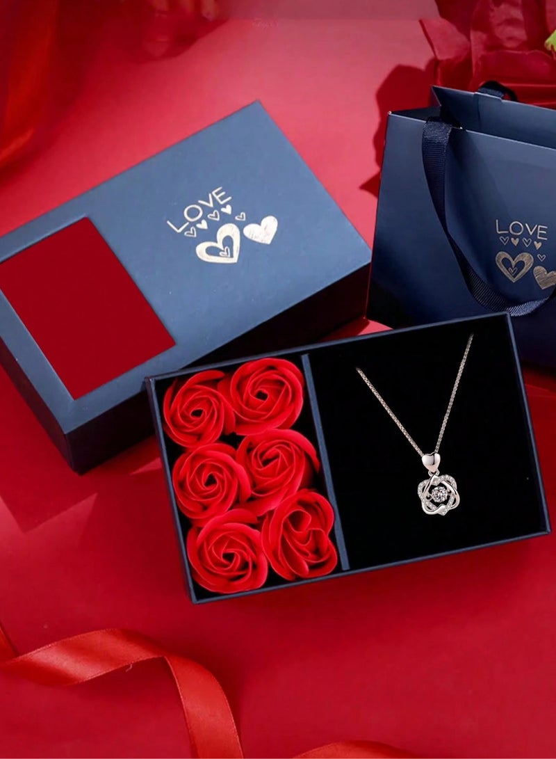 سلسال نسائي باللون الفضي مزين باحجار الراين اللامعه مع صندوق مزين بورود صناعيه و بطاقة تهنئة وكيس  هدايا فاخر مجموعه متكامله مناسبه لتقديمها كهدية ذكرى سنويه ، يوم الحب ، هدايا اعياد الميلاد ، هدايا يوم الام و الخطوبه - Image 1