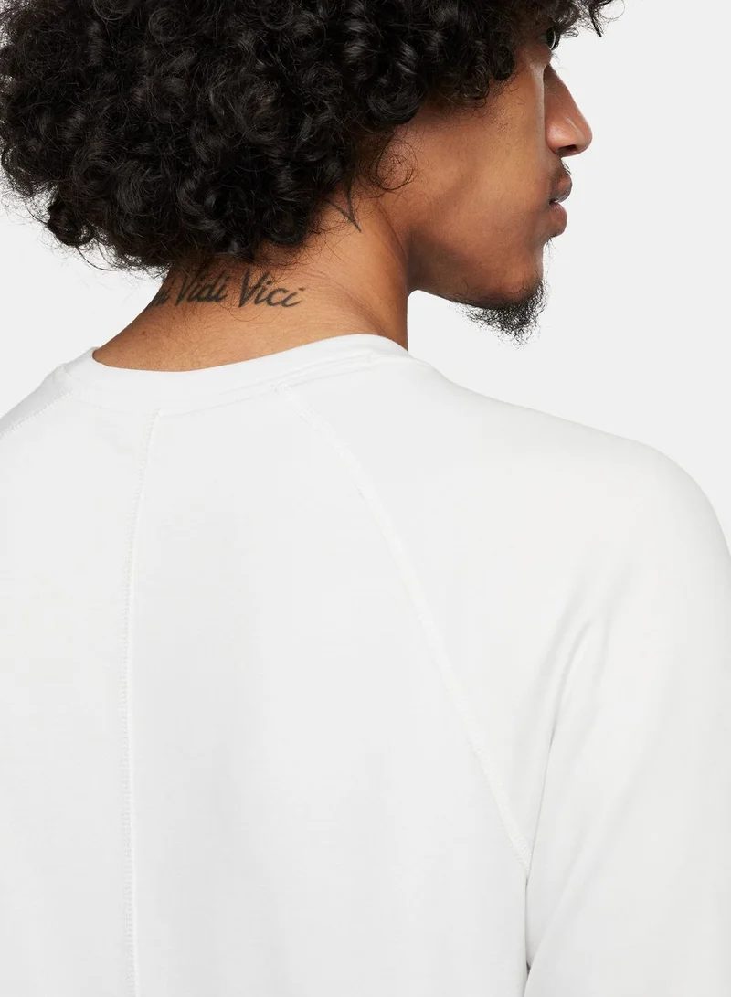 Nike Essential Tech Sweatshirt