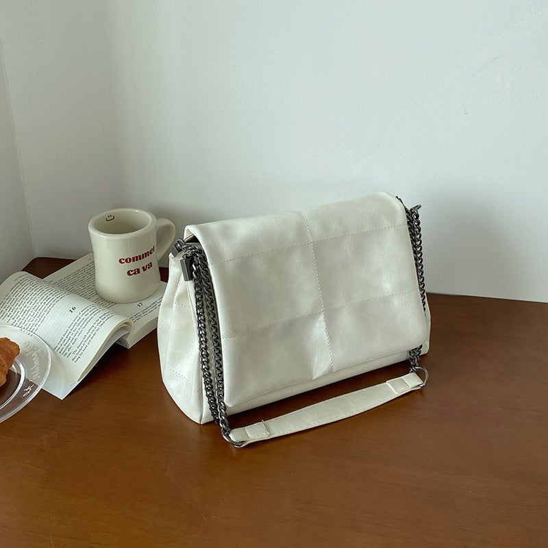 Fashion Large Capacity Commuter Bag Niche Design Chain Messenger Bag Shoulder Bag Women'S Bag - Image 4