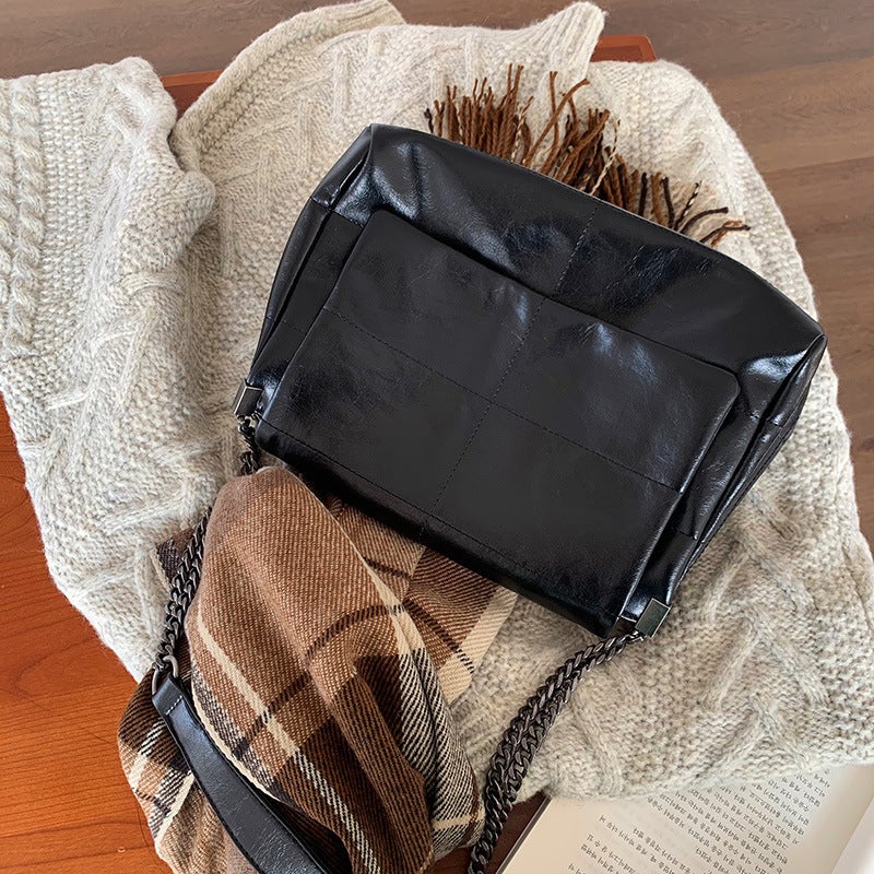 Fashion Large Capacity Commuter Bag Niche Design Chain Messenger Bag Shoulder Bag Women'S Bag - Image 2