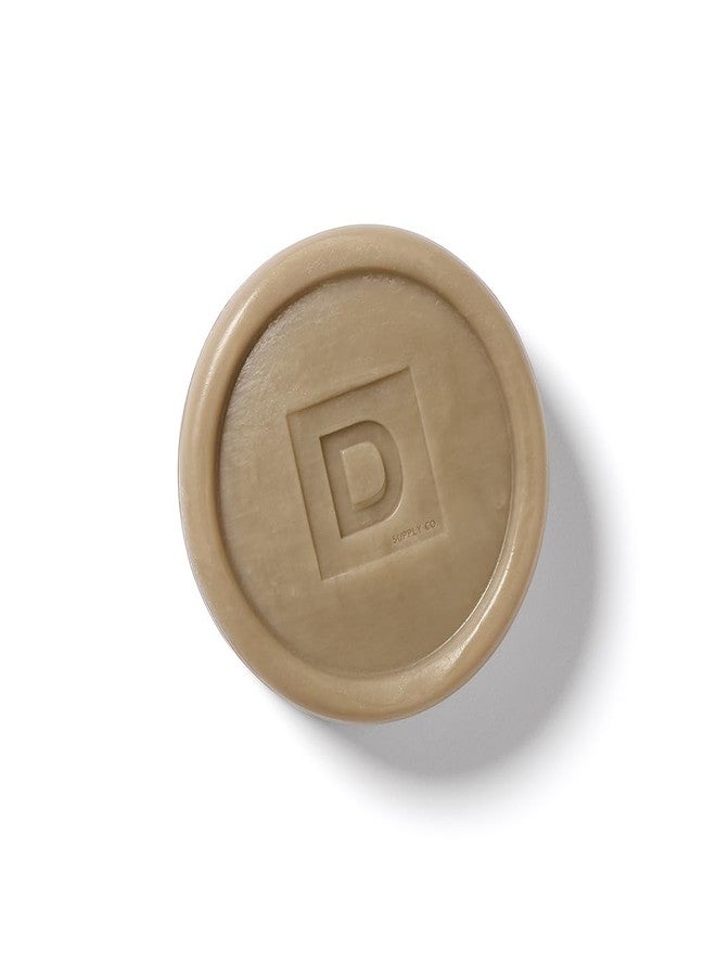 Duke Cannon Supply Co. مجموعة صابون بار دوك كانون - صابون بار دائري للرجال بروائح ذكورية - صابون للرجال على شكل قرص - لجميع أنواع البشرة - 4 عبوات - قمر باك ، 5 أونصات (4 عبوات) - Image 5