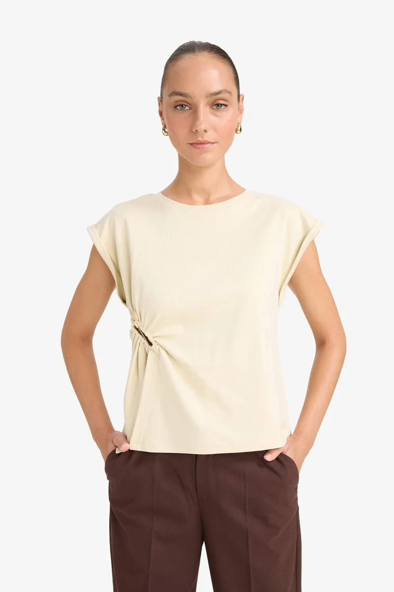 ديفاكتو Crew Neck Short Sleeve T-Shirt
