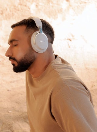 Quiet Comfort Ultra Headphones (2nd Gen) - Wireless Noise Cancelling Headphones White Smoke - view 4