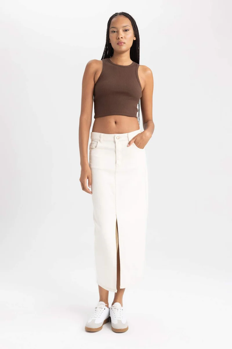ديفاكتو Fitted Halter Neck Tank Top