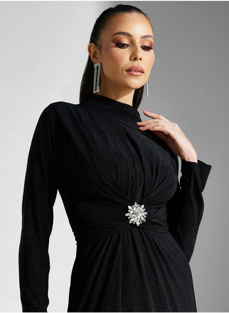 جولدن ابل Mock Neck Buckle Belted Dress