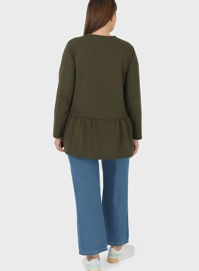 Alia by modanisa Round Neck Tiered Hem Sweatshirt