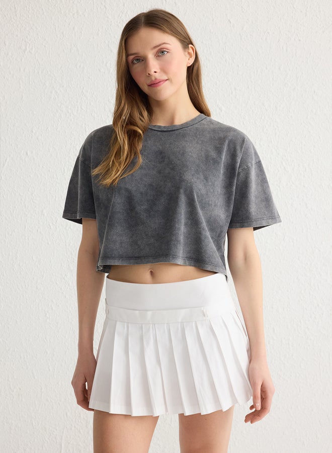 trendyol Premium Anthracite Washed 100% Cotton Crop Knit T-Shirt - Image 1