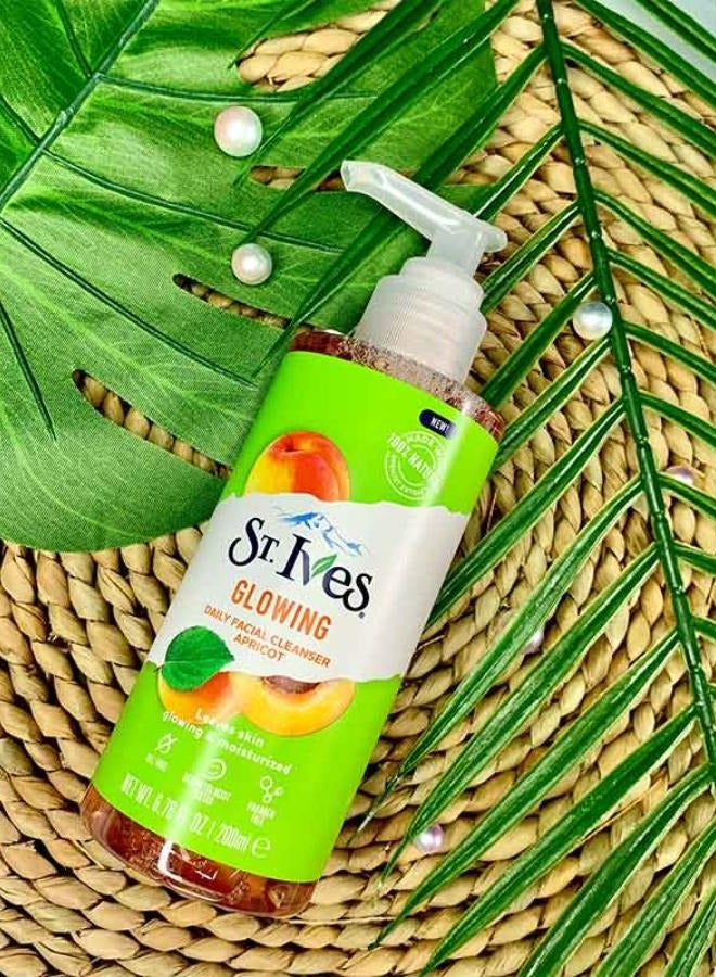 ST. Ives Glowing Daily Facial Cleanser Apricot 200 ml - Image 2