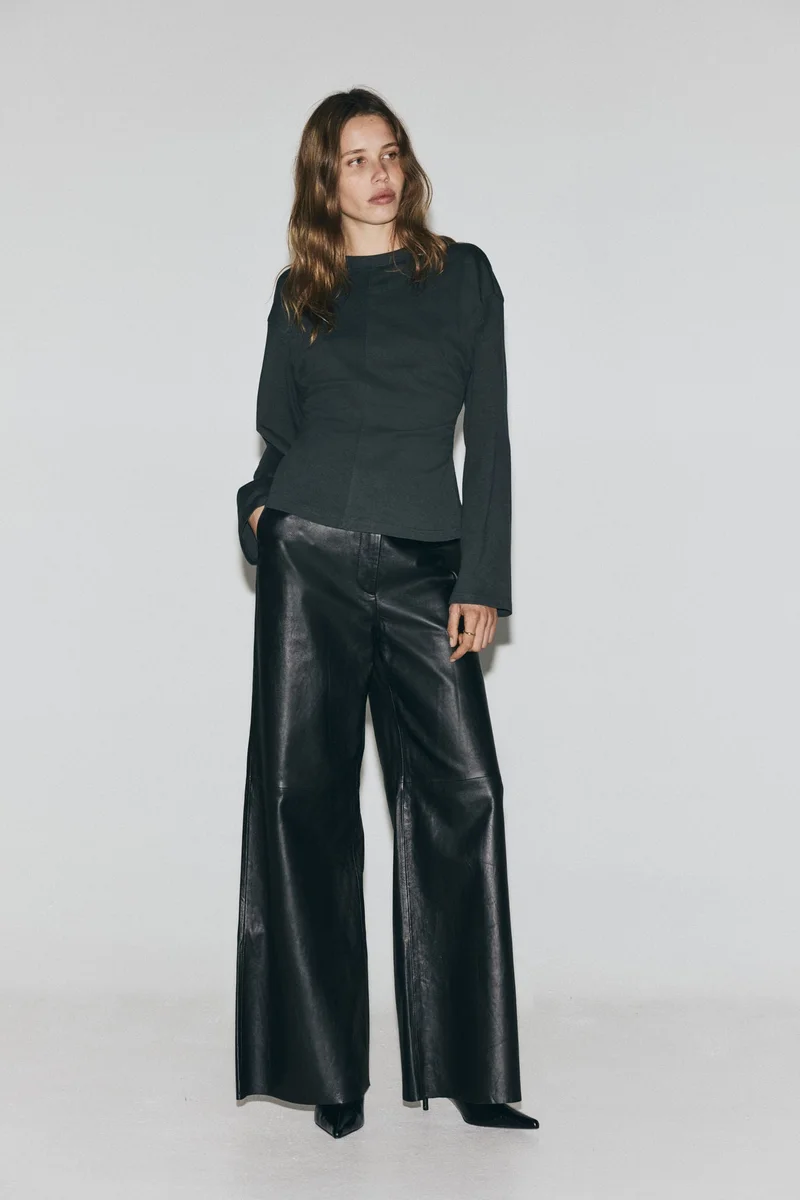 اتش اند ام بلوزة من جيرسيه القطن مجمّعة