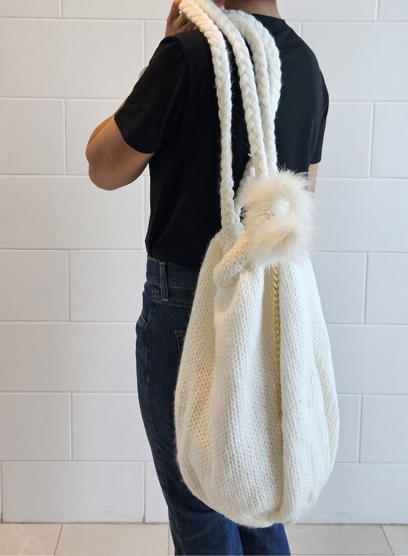 Hand made Soft Knitted Bottomless Tote Bag with Faux Fur Trim & Gold Chain Accent, Super Large Winter Shoulder Bag for Women, Cozy and Stylish, Lightweight and Spacious Tote, Perfect for Winter  - Image 4
