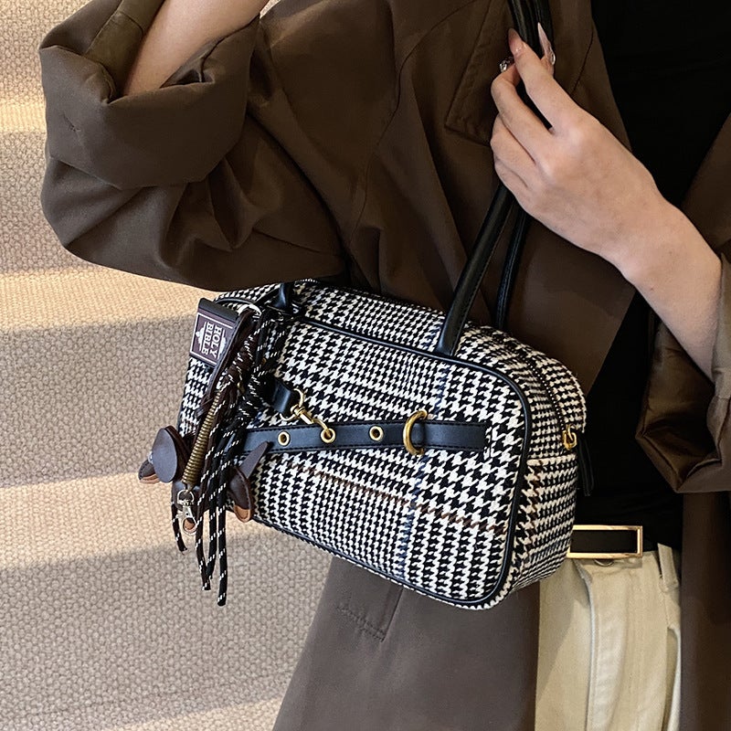 Commuter Large Capacity Bag Women'S Fashion Houndstooth Shoulder Underarm Bag Fashionable Portable Boston Bag - Image 4