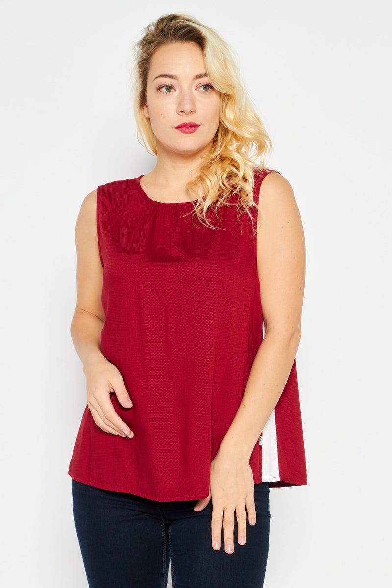 Levi's بلوزة نسائية بياقة دائرية بأكمام قصيرة، مارون - Image 1