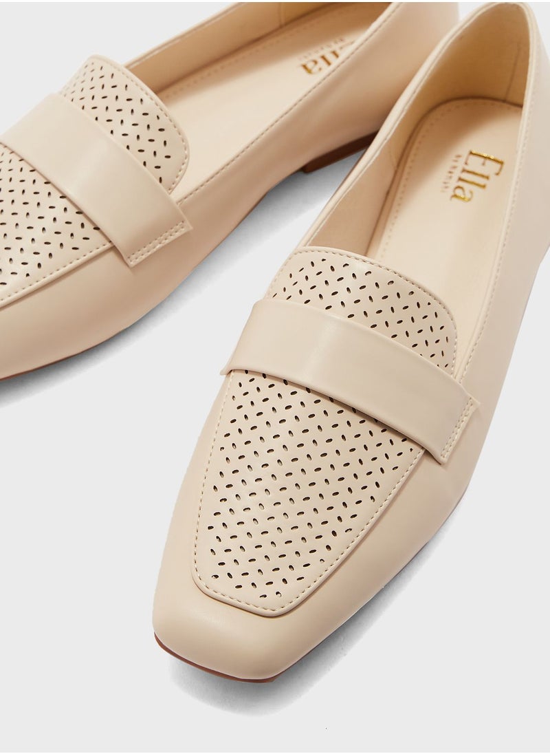 ELLA - Cutout Detail Loafercream - Image 1