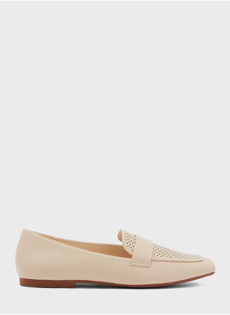ELLA - Cutout Detail Loafercream - Image 1