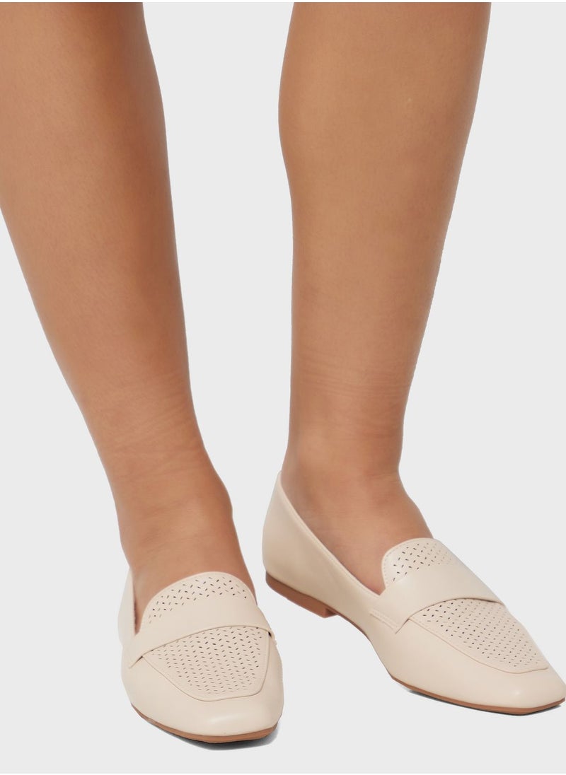 ELLA - Cutout Detail Loafercream - Image 1