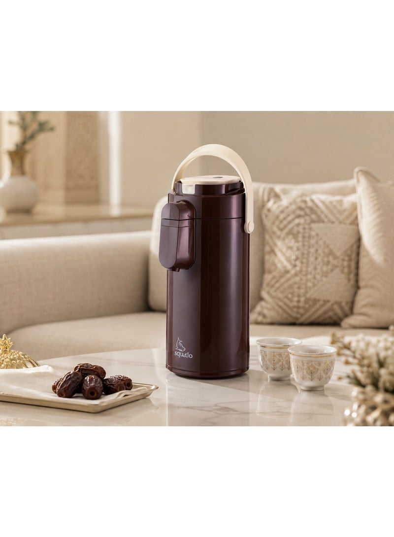 Squalo squeeze thermos for keeping and serving hot drinks ☕🤎 – Stylish design in brown and cream with a carrying handle and practical serving pump - Image 2